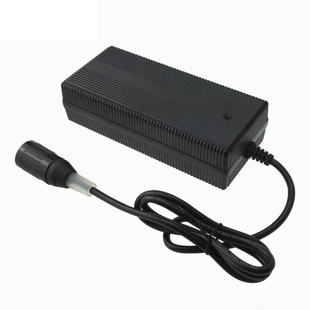 Fuyuang 54.6V 3.5A Li-ion Battery Charger 200W for 48V E-bike and Electric Scooter